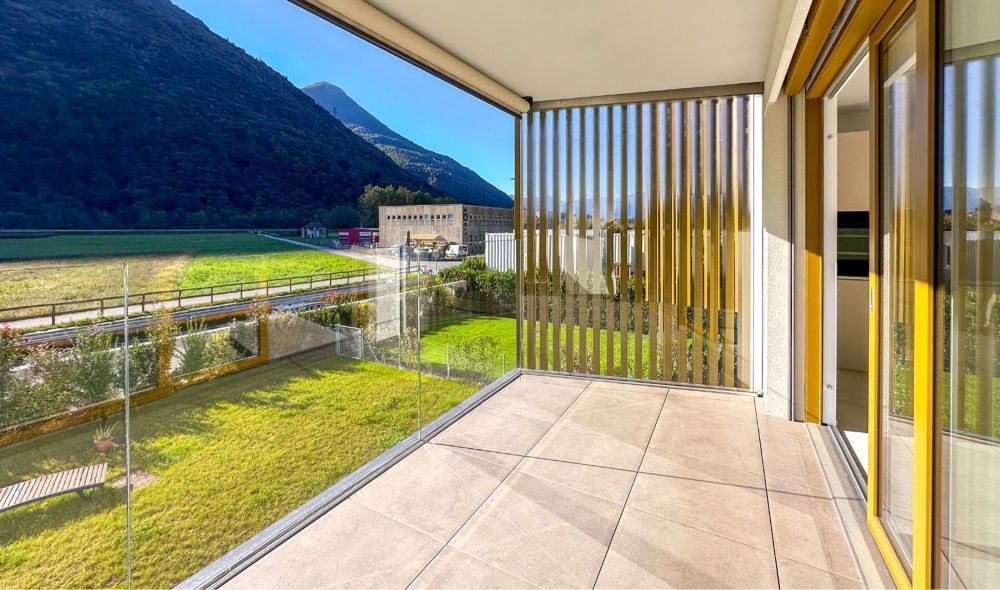 ELEGANTES 2.5-ZIMMER-WOHNUNG MIT TERRASSE IN LUMINO (TI) - Bild 1