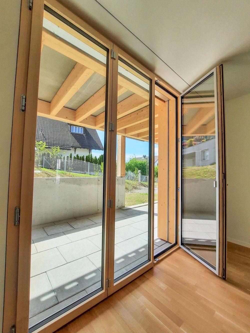 Individuelle Mietwohnungen mit Laubengang und sonnigem Balkon (EG, OG) und Dachwohnungen mit Loggia - Bild 8