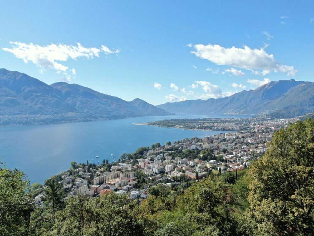 Lussuosi attici 4.5 locali: modernità ed eccellenza con vista lago - Bild 1