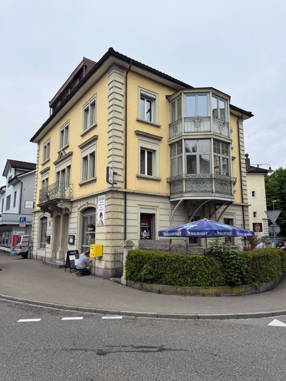 Moderne 3.5-Zimmer-Dachwohnung im Herzen von Wil - Bild 1