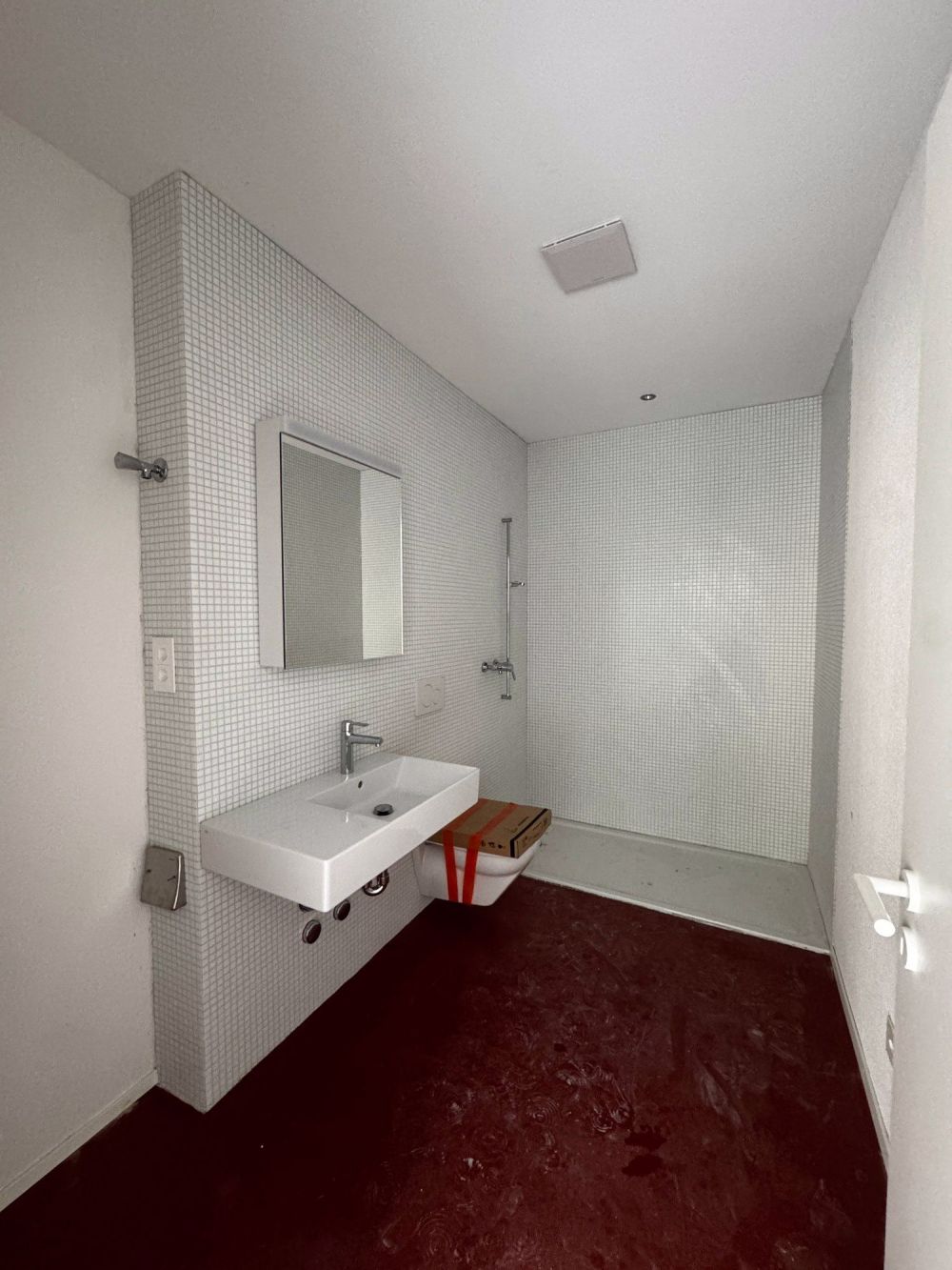Moderne 2.5-Zimmer-Duplex-Wohnung mit Balkon in Luzern - Bild 5