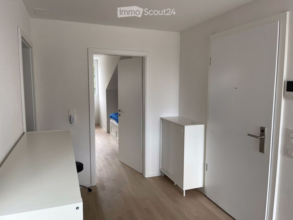 Mansardenwohnung 2.5 Zimmer neu mit Garage in Cugy VD - Bild 2