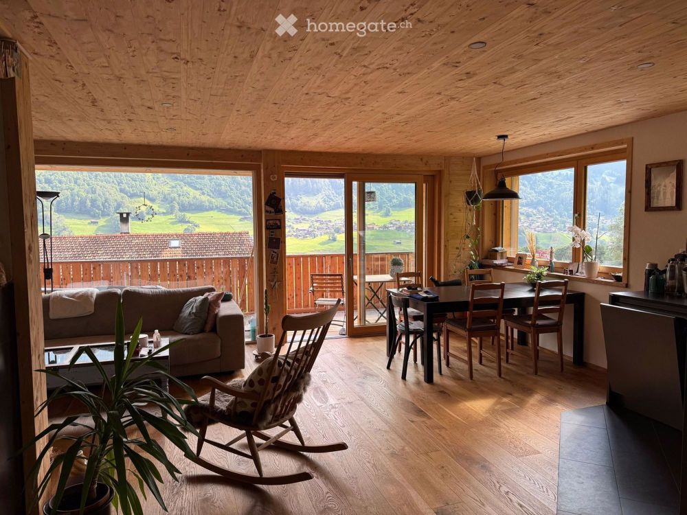 Moderne 3.5-Zimmer-Wohnung in ruhiger Lage in Conters im Prättigau - Bild 2