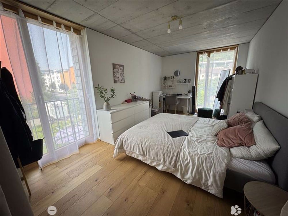 Moderne 4.5-Zimmer-Wohnung mit Balkon in Biel - Bild 1