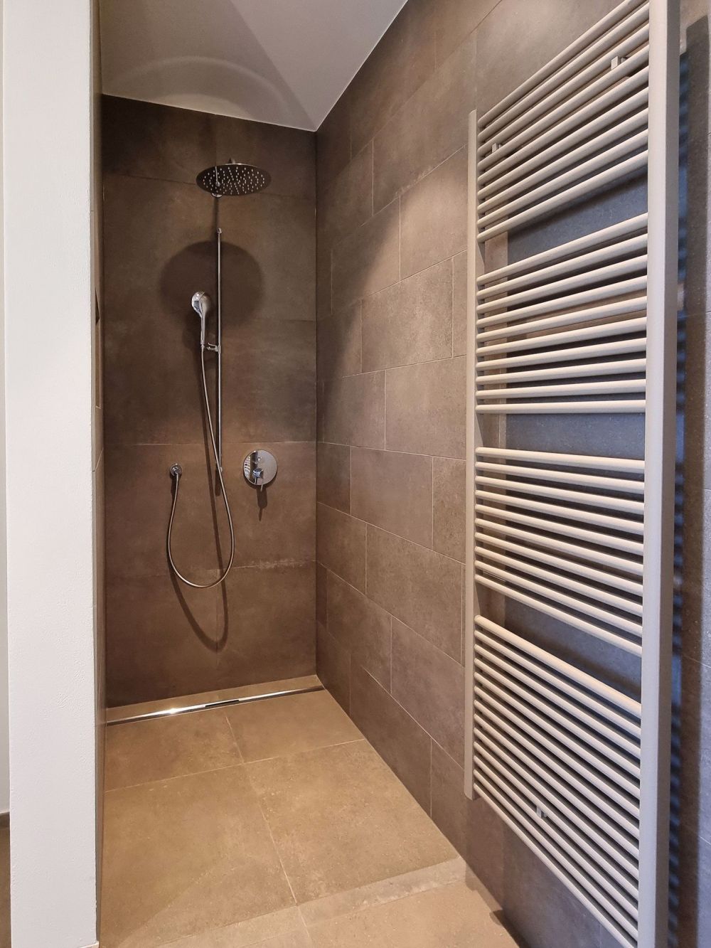 Terrassenwohnung an Top Panorama Lage mit unverbaubarer Berg- und Seesicht - Bild 12