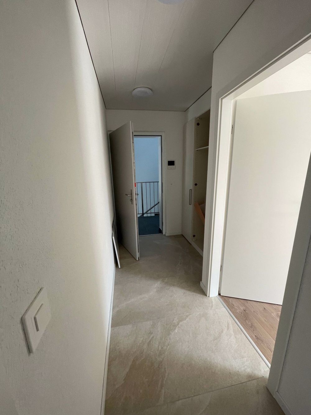 Neubau - Prächtige 3,5-Zimmer-Wohnung in Champagne - Bild 2
