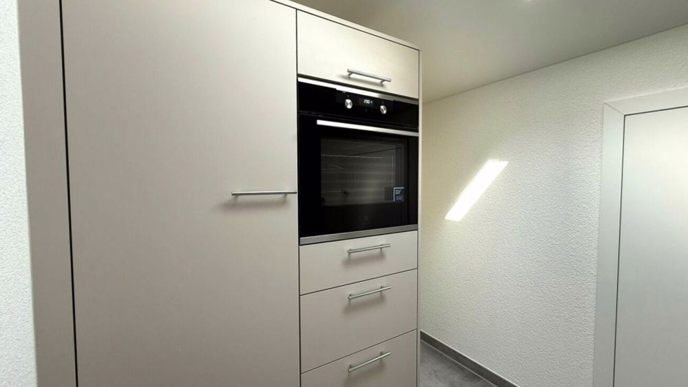 Sanierte 2.5 Zimmer Dachwohnung an urbaner Lage - Bild 4