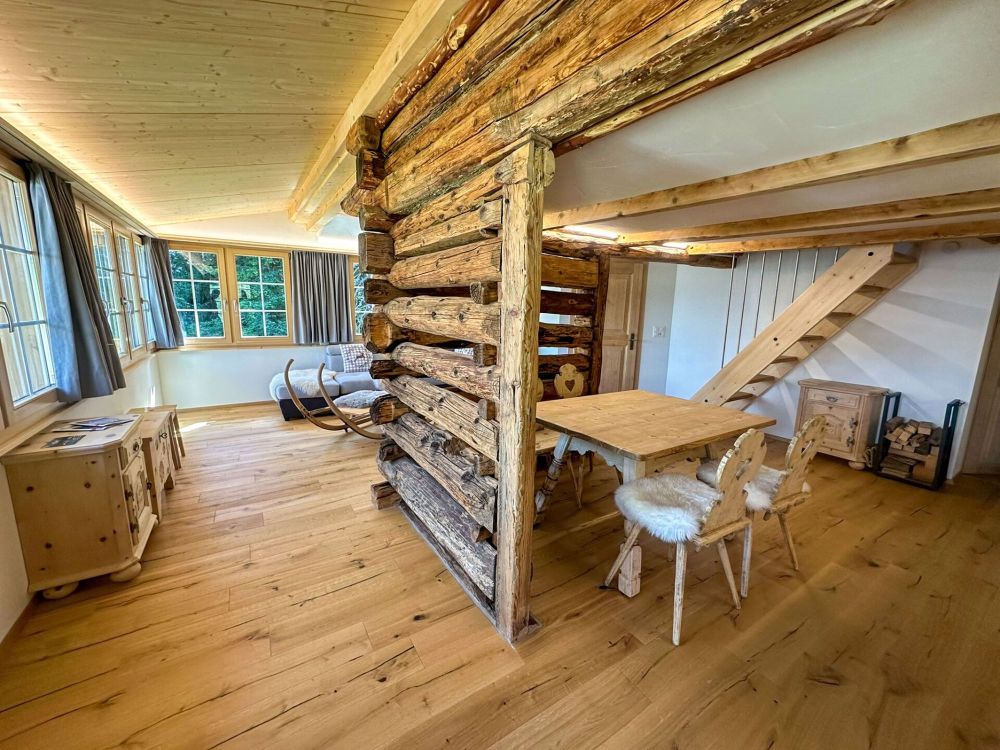 Wunderschön ausgebautes Maiensäss / Haus mit zwei Wohnungen 4.5- und 3.5-Zimmer - Bild 1