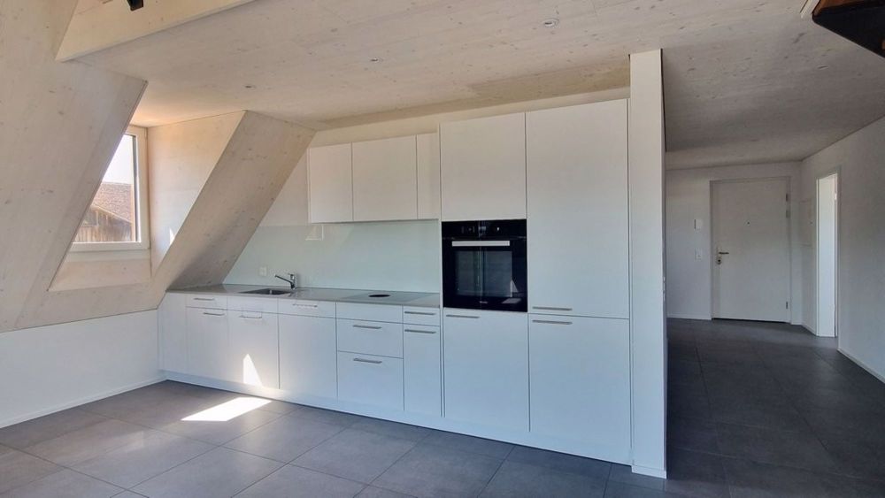 ERSTVERMIETUNG - 3.5-Zi.-Wohnung mit Galerie und eigener Waschküche - Küche