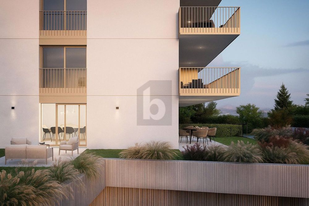 SUPERBES UND NEU MIT PRIVATGARTEN - Bild 2