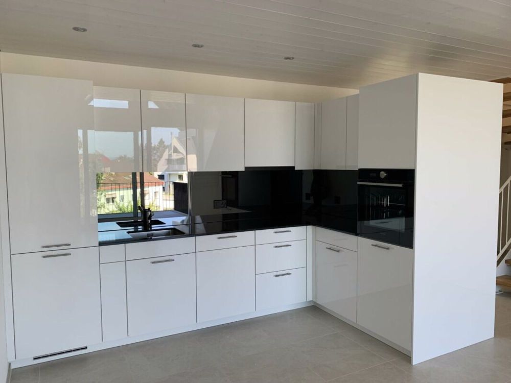 Vermietung einer schönen, zentral gelegenen 3½-Zimmer-Galeriewohnung mit Balkon - Bild 5