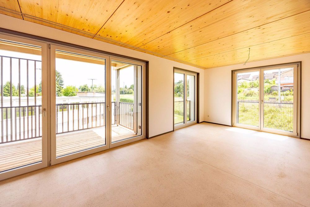 Erstbezug - Wohnen im Alter ab 55 Jahren - Wunderschöne 3.5-Zi Wohnung - helles Wohnzimmer