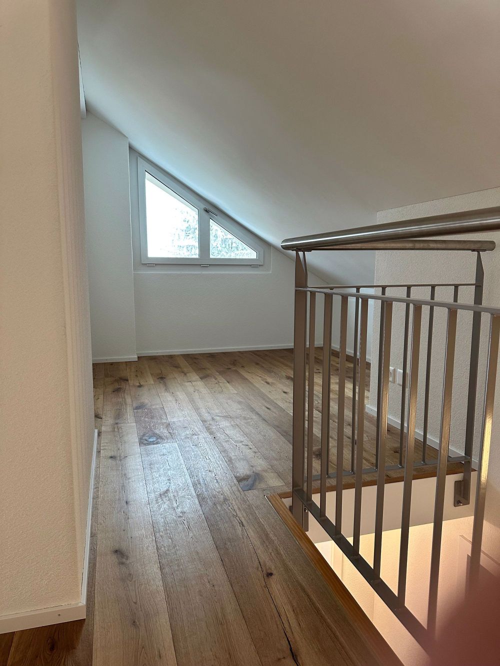 Kernsaniert 2024 - neuwertige moderne 2.5-Zimmer-Maisonette-Dachwohnungen mit Galerie - Bild 7