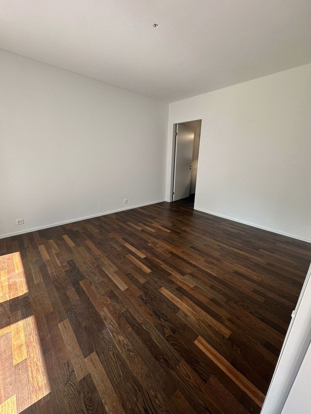 Erstbezug! Moderne, helle Wohnung mit Balkon, ruhig, zentral und top angebunden - Bild 3
