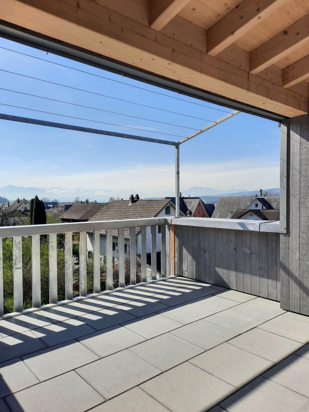 Dachwohnungen in Holzbauweise mit sonniger Loggia / und weitere individuelle Wohnungen (EG, OG) - Bild 1