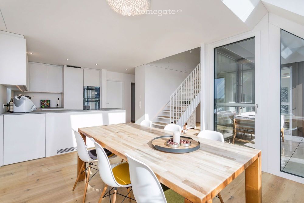 Nicht alltägliche, exklusiv ausgebaute Attika-Duplex-/Maisonette-Wohnung mit viel Charme - Bild 1