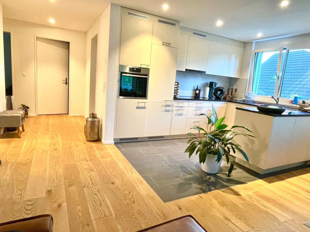 Moderne 4.5 Zimmer-Neubauwohnung in Hüntwangen zu vermieten per 1. November 2025 - Bild 1