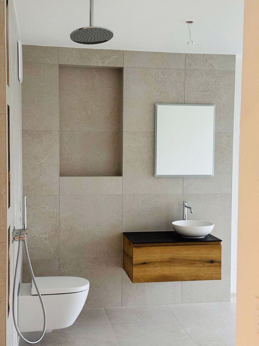 Erstbezug Moderne 4.5-Zimmerwohnung an ruhiger Lage in Neuenhof - Bild 12