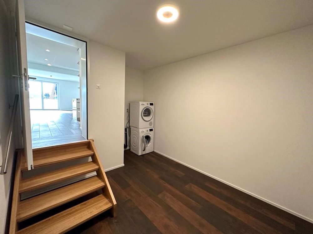 Exklusive 4.5 Zimmer-Parterre-Wohnung im Eigentumsstandard mit über 200m² Aussenbereich zu vermieten - Bild 6