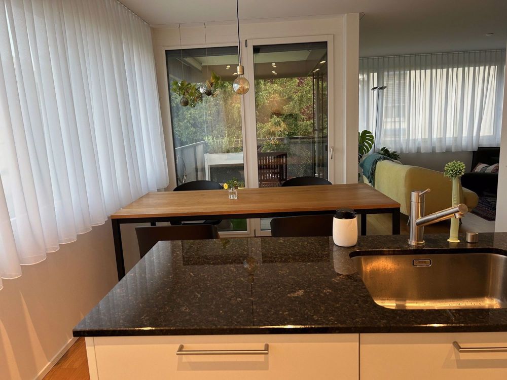 moderne Wohnung an bester Lage zu vermieten - Wohnzimmer