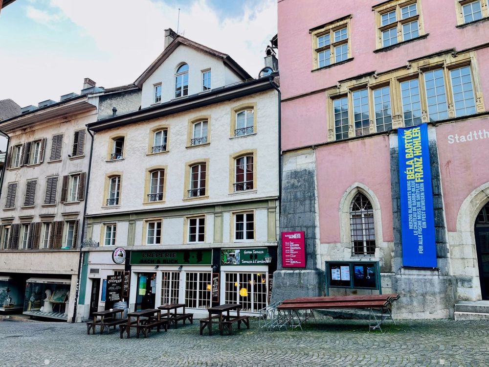 Neu sanierte 2.5-Zimmerwohnung in der Bieler Altstadt - Bild 1