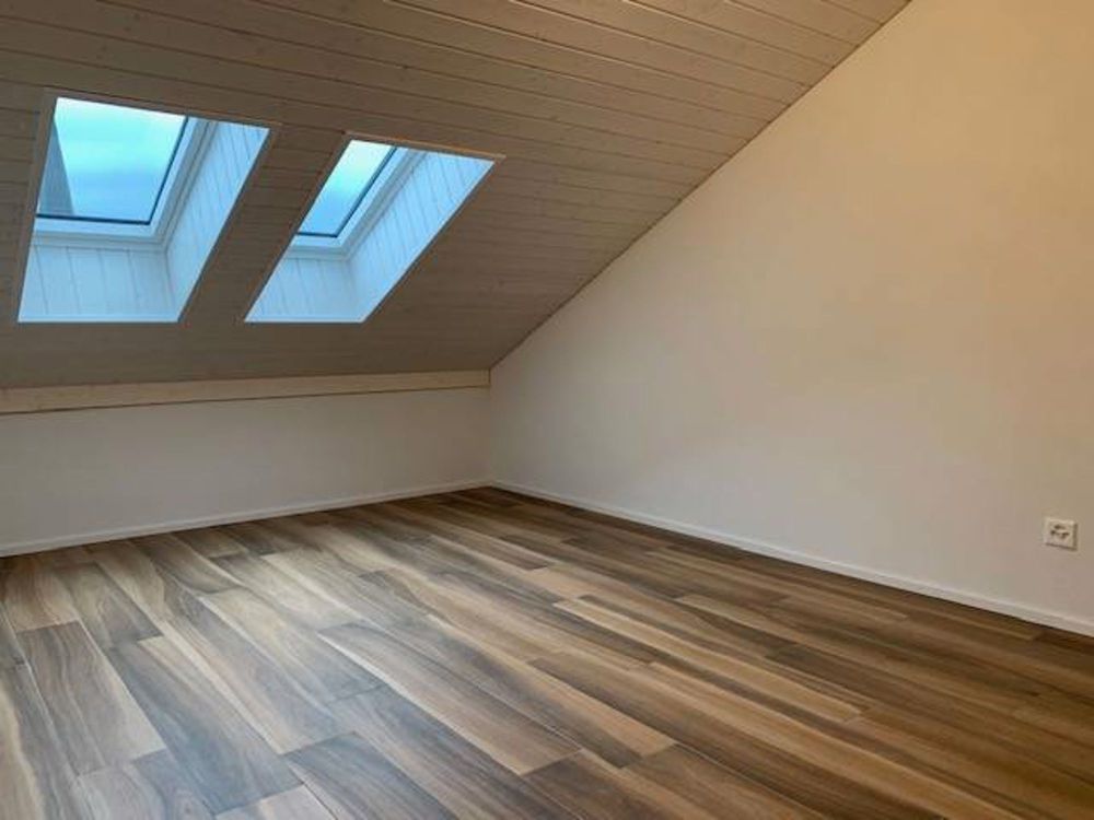 MAGNIFIQUE APPARTEMENT DE 3.5 PIECES LUMINEUX ET SPACIEUX, DANS UN CADRE PRIVILEGIE A MISERY-COURTION - Bild 4