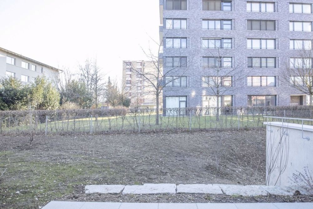 ERSTVERMIETUNG - 3.5-Zi.-Wohnung mit Terrasse und Waschturm - Sitzplatz