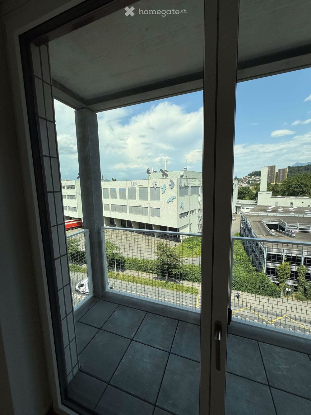 Erstbezug 2.5-Zimmer-Wohnung mit Aussicht - Bild 5