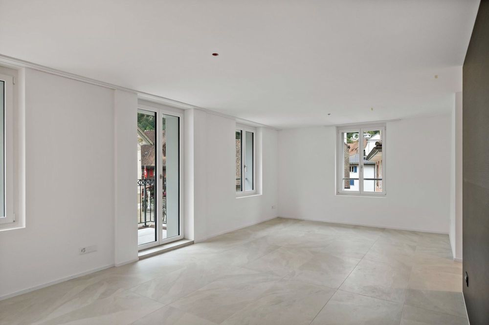 Neubau 3.5 Zi. Wohnung - Erstbezug mit Lift - Zugang zum Balkon