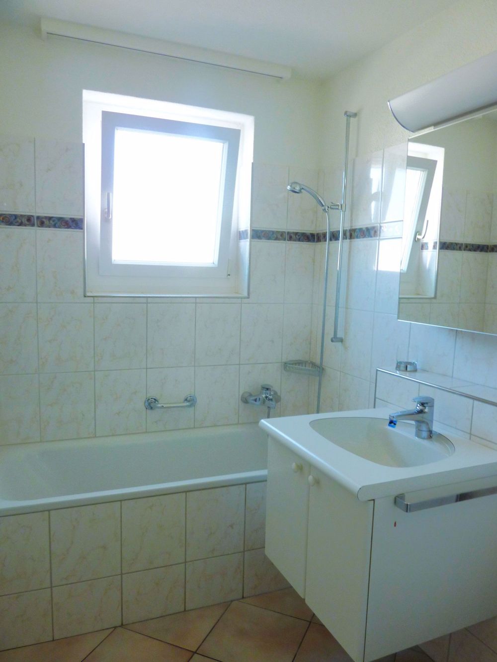 befristet bis 31.03.2026 - 4-Zimmerwohnung an ruhiger Lage - Bild 3