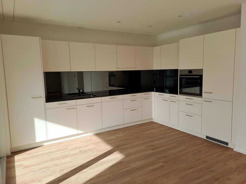 Helle, grosszügige 3.5 Zimmer-Wohnung - Küche