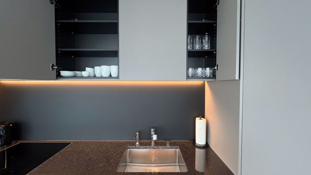 Moderne möblierte 2.5-Zimmer-Erstbezug-Wohnung mit Aussicht in Dübendorf - Bild 9