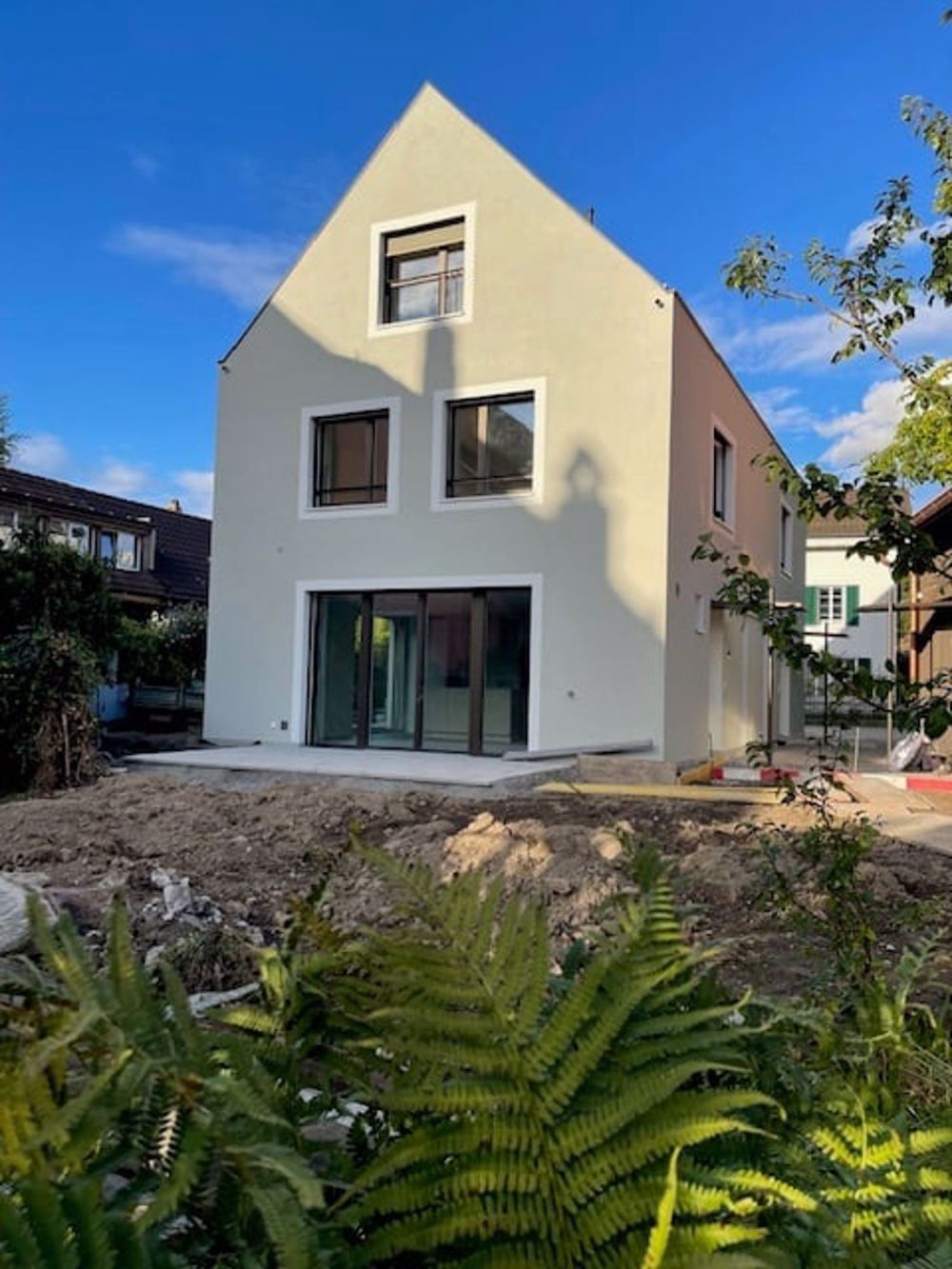 Einzigartiger Neubau mit Garten – kompakt, modern, besonders! - Bild 1