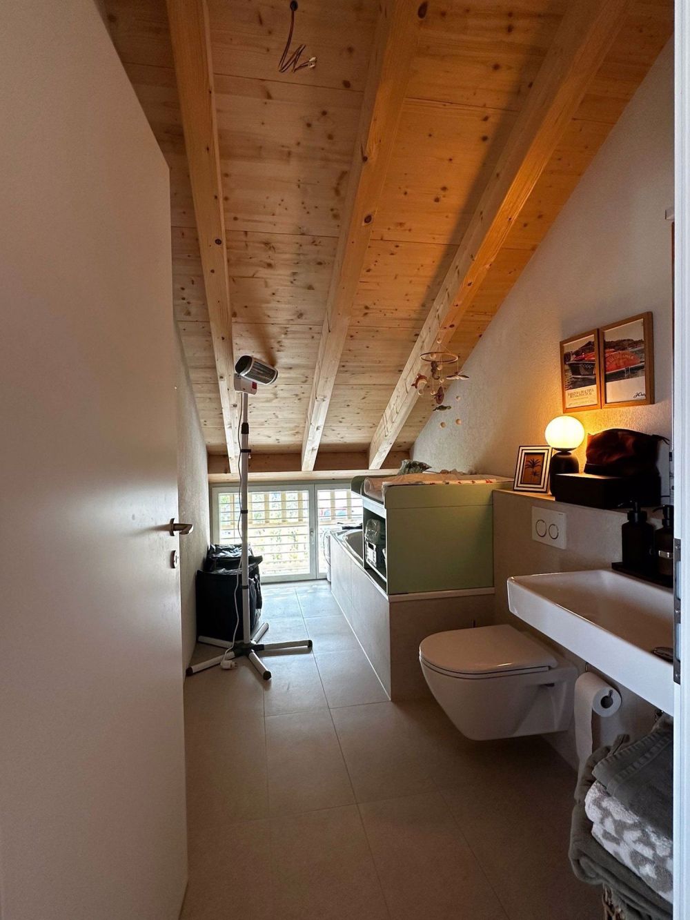 Traumhafte 3,5 Zi Dachwohnung - Nusshof BL - Bild 4