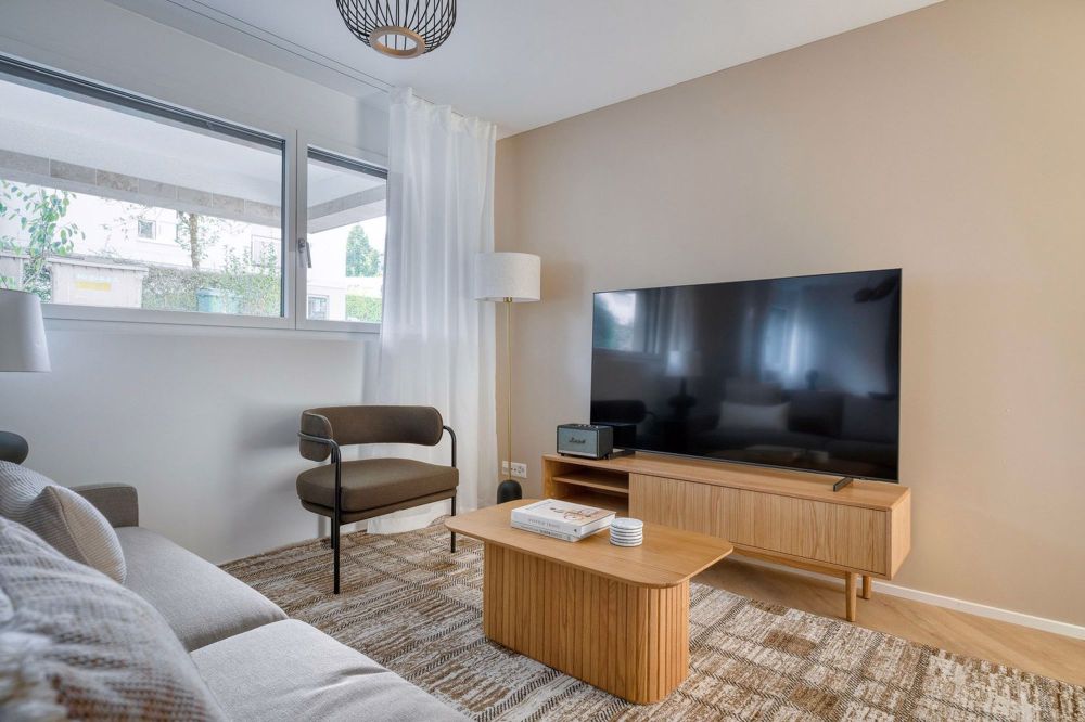 Trendy Wiedikon 2.5ZW mit Keller + W/T, nah am Markt, über Blueground - Bild 2