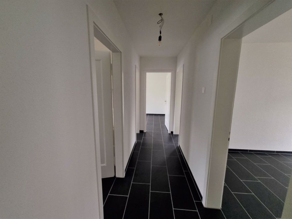 Komplett renovierte 4,5-Zi-Whg mit neuer Küche und neuem Bad (auch für stilles Gewerbe) - Bild 8