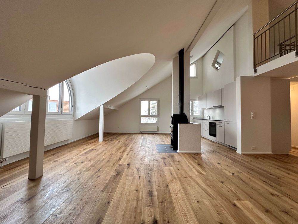 Kernsaniert 2024 - neuwertige moderne 2.5-Zimmer-Maisonette-Dachwohnungen mit Galerie - Bild 4