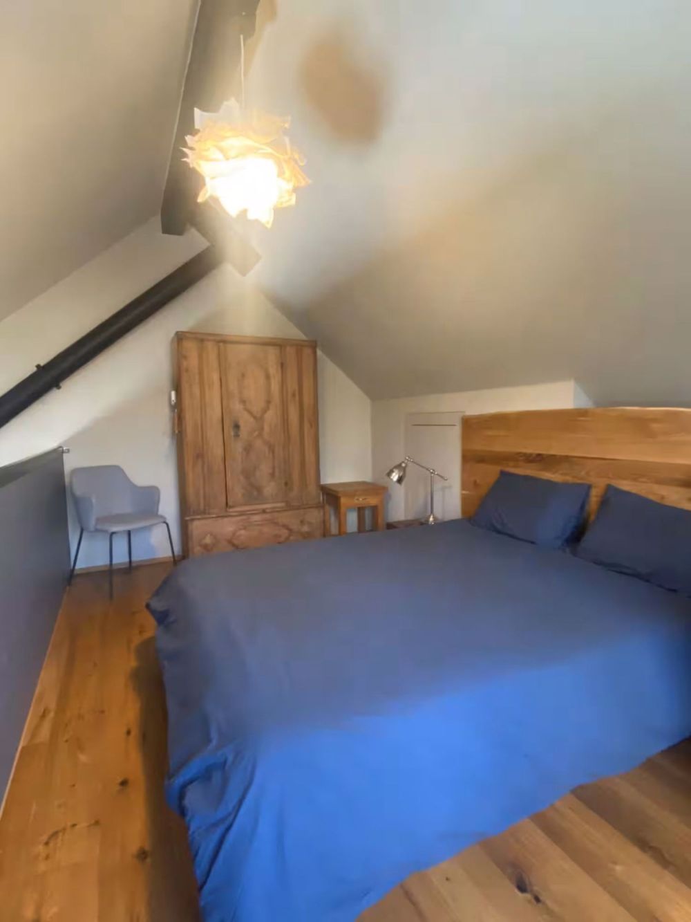 Möblierte 2.5-Zimmer-Wohnung mit Flussblick / Fully Furnished 2.5-Room Apartment with River View - Schlafzimmer / Bedroom