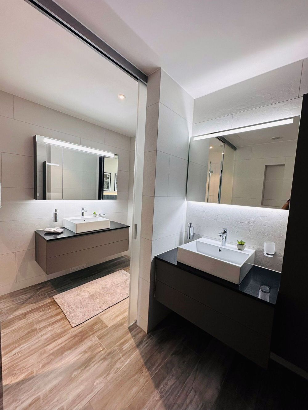 Exklusive möblierte 2.5-Zimmerwohnungen im Three Point Tower - Bild 5