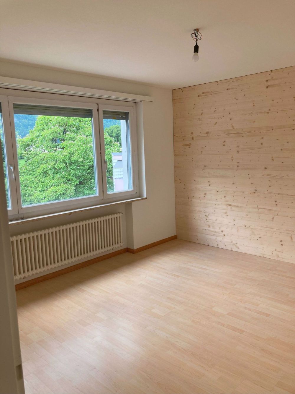 Renovierte Wohnung in Stadtnähe mit toller Aussicht - Bild 12