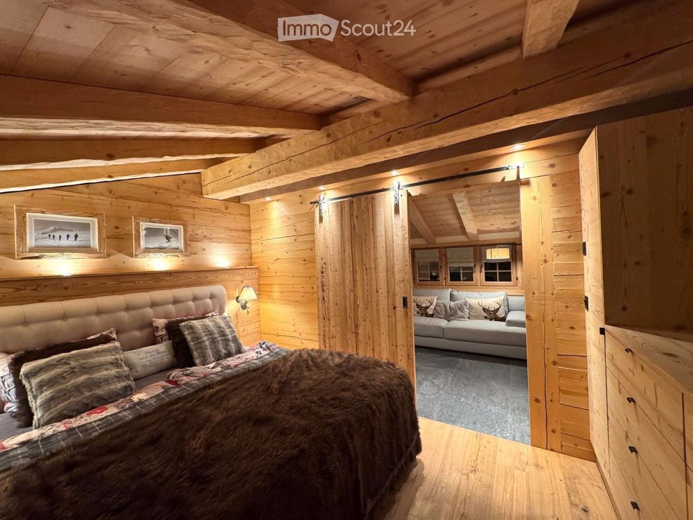 Alpine Moderne 2.5-Zimmer-Dachwohnung (Maissen Haus) in Flond. Erstvermietung mit exklusiven Möbeln - Bild 10