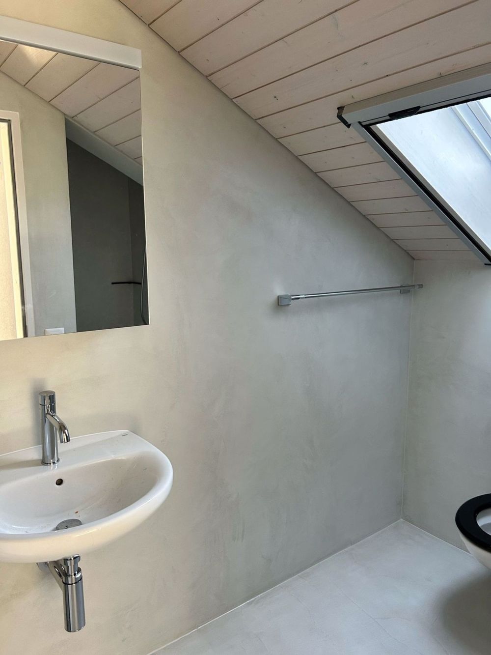 Exklusive 4.5-Zimmer-Dachwohnung mit direktem Liftzugang Erstvermietung nach Renovation - Bild 3