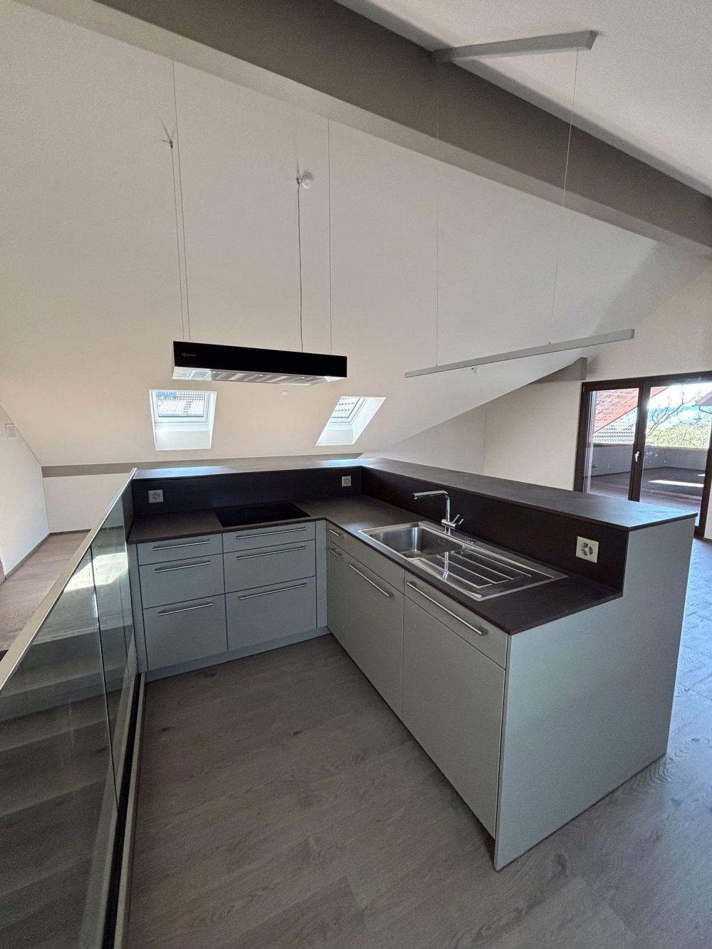 Sehr grosse, aussergewöhnliche Dachwohnung an ruhiger Lage - Bild 4