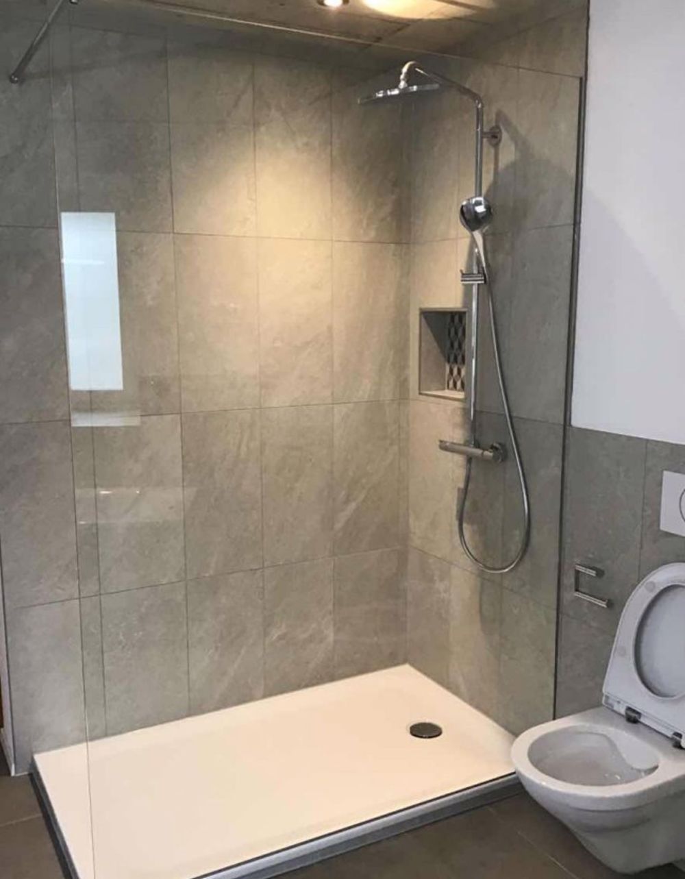 Moderne 2.5-Zimmer-Loftwohnung in Neubau mit Balkon - Bild 3