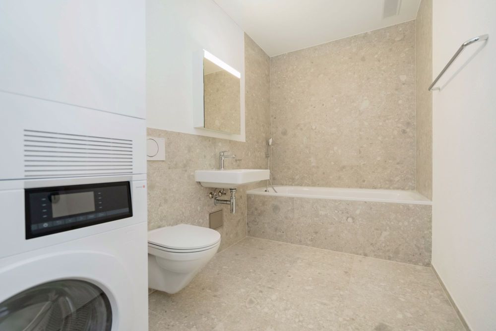 Grosszügige 4.5 Zimmerneubauwohnung in Bahnhofsnähe! - Badezimmer