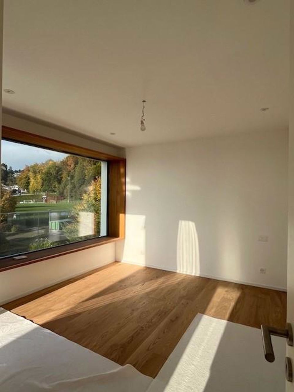 2.5 pièces en attique avec grande terrasse et vue sur le lac - Bild 2