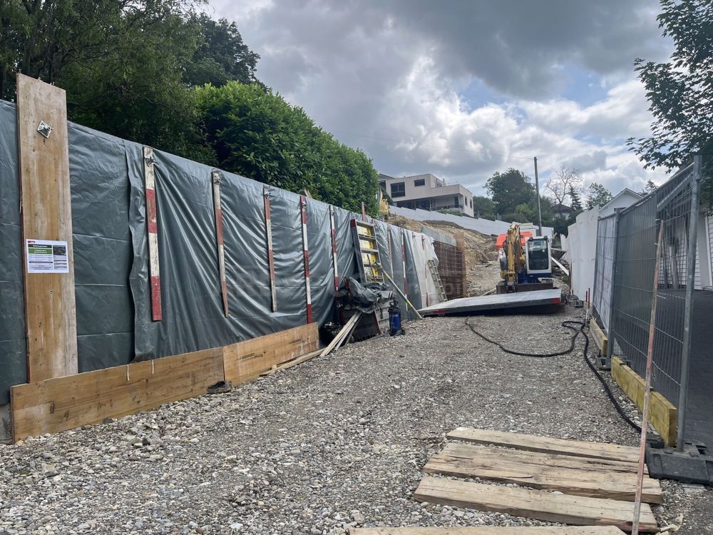 Weitblick Egerkingen - exklusives Wohnen mit Blick auf die Alpen! - Zufahrt in die Garage am 09.06.2025