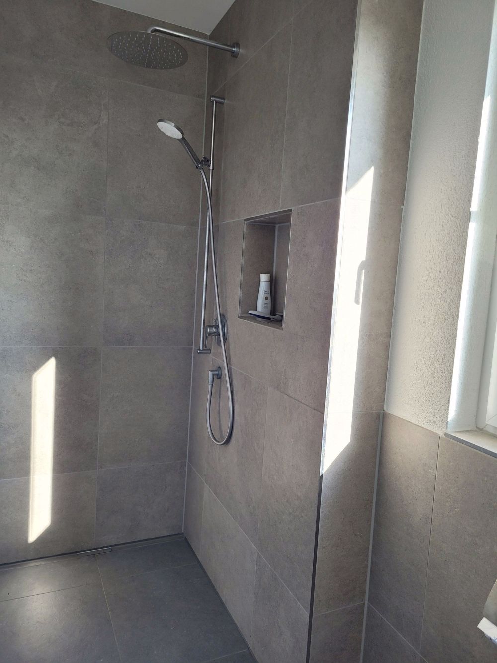 5,5 Zi.-Traumwohnung auf zwei Ebenen mit herrlichem Blick über Tägerwilen mit grosser Dachterrasse - Bild 6