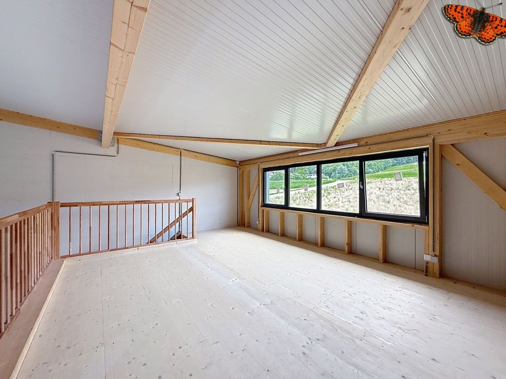 Lager mit Büro - Bureau en mezzanine