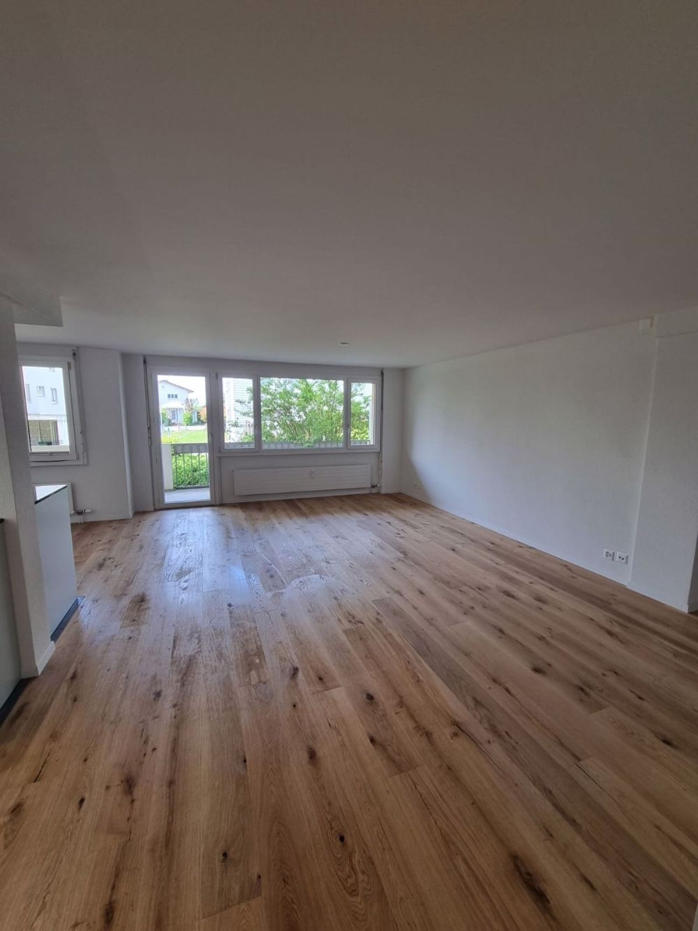 Frisch renovierte 4.5-Zimmerwohnung mit Balkon und hochwertiger Ausstattung - Bild 7